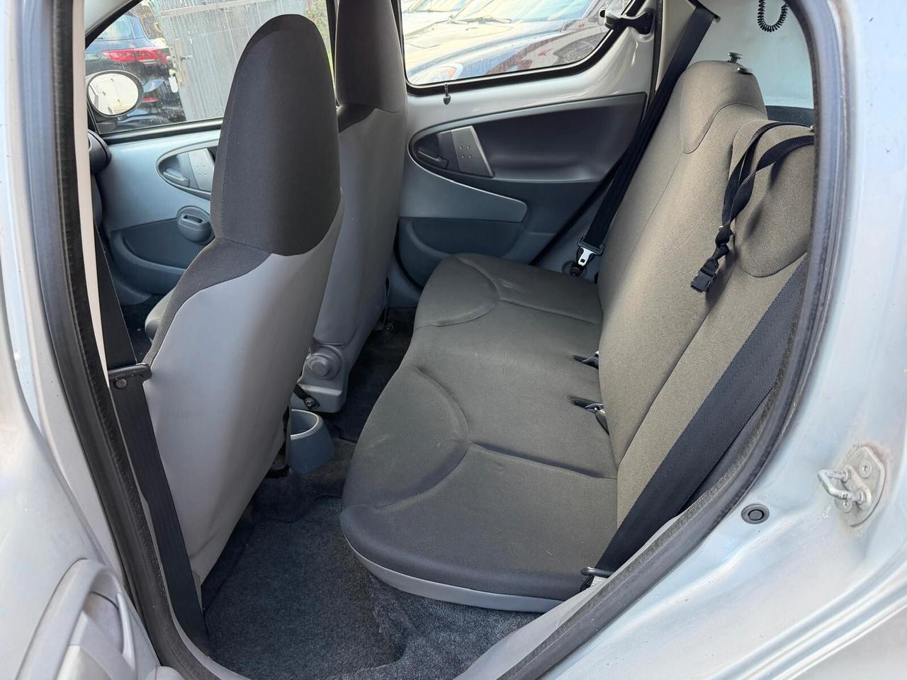 Toyota Aygo 1.0 5 P GARANZIA.