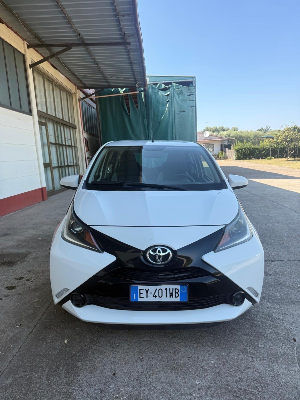 Toyota Aygo 1.0 VVT-i 69 CV 5 porte x-cool