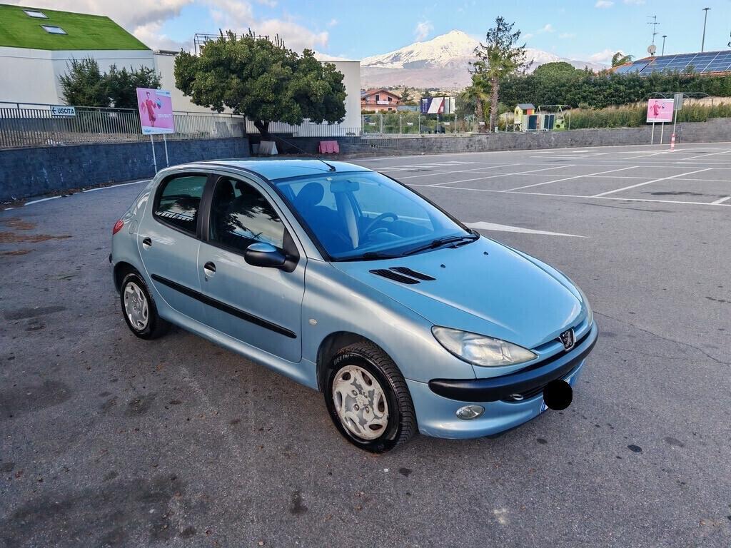 Peugeot 206 benzina come nuova 110.000 Km
