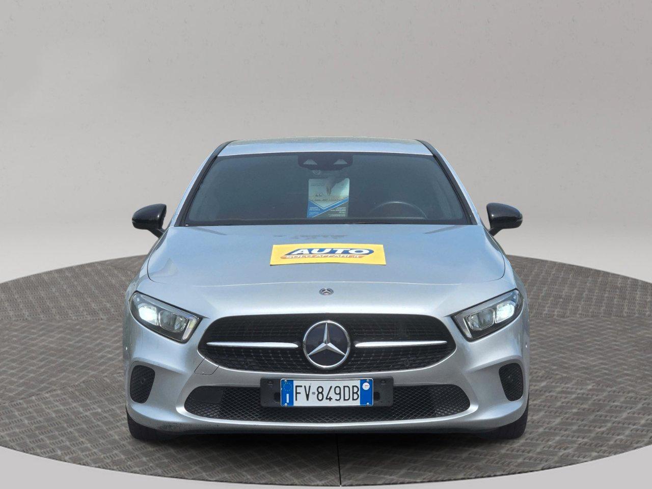 Mercedes A 180 D NIGHT EDITION AUTOMATGICA CAMERA/NAVI/18