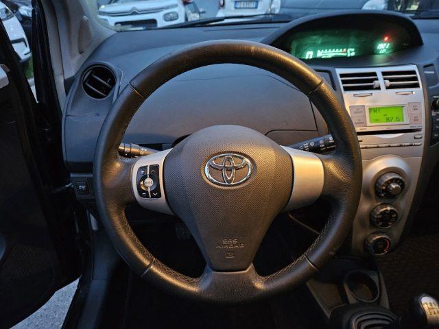 TOYOTA Yaris 1.0 5 porte Sol