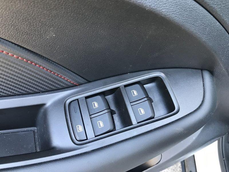 MG ZS EV Luxury 72 kWh IVA ESPOSTA * 8.700 KM!!