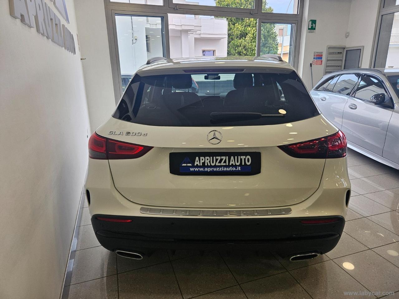 MERCEDES-BENZ GLA 200 d Automatic Premium