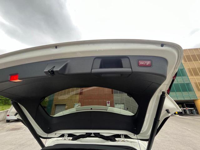 MERCEDES-BENZ GLA 200 d Automatic Premium