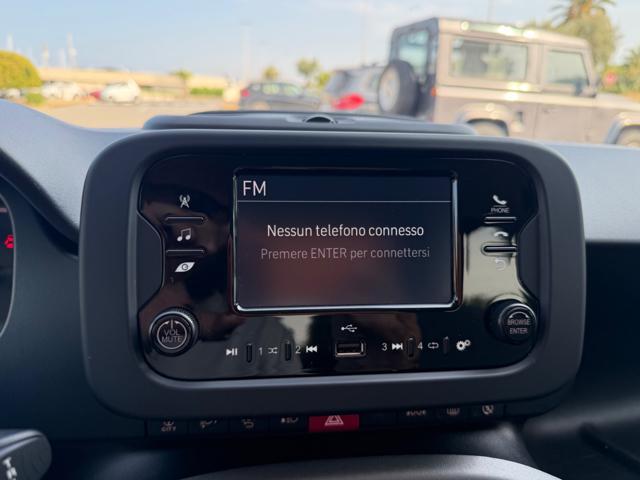 FIAT Panda 1.0 HYBRID CITY LIFE+CLIMATRONIC+SCHERMO+5POSTI