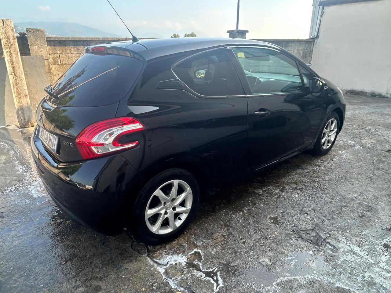 Peugeot 208 1.4 HDi 68 CV 3 porte Access