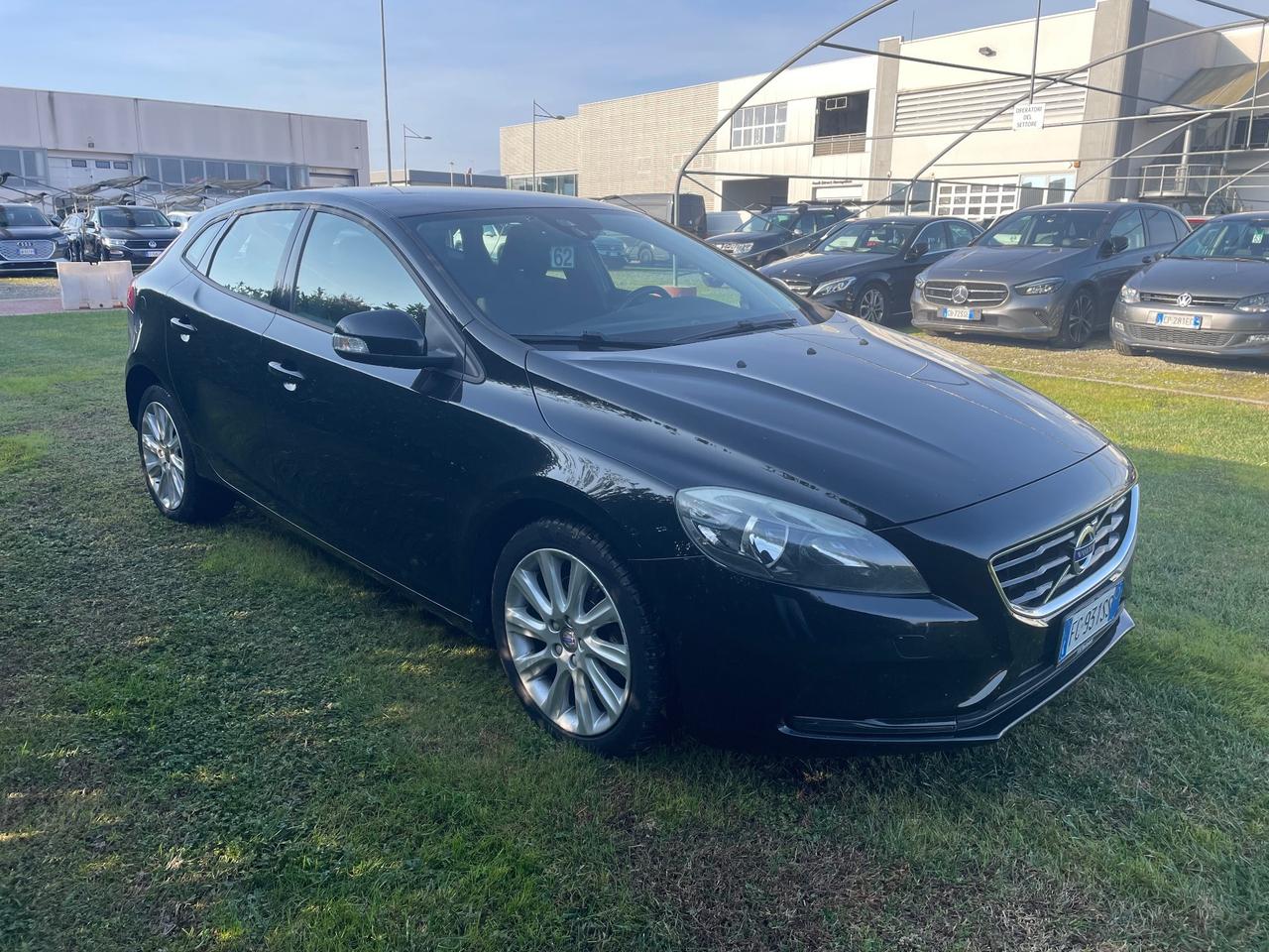 Volvo V40 2.0 D2 120cv MOMENTUM/GARANZIA 12 MESI