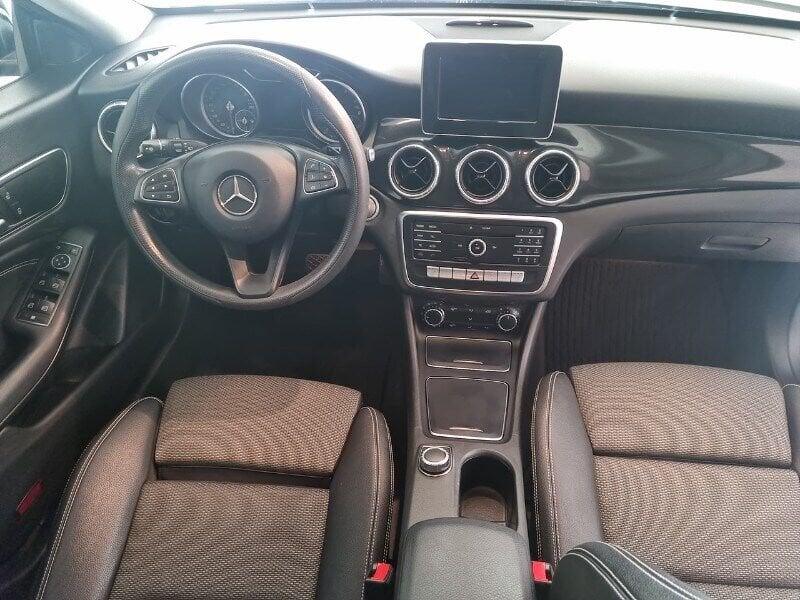 Mercedes-Benz CLA CLA 180 S.W. Business