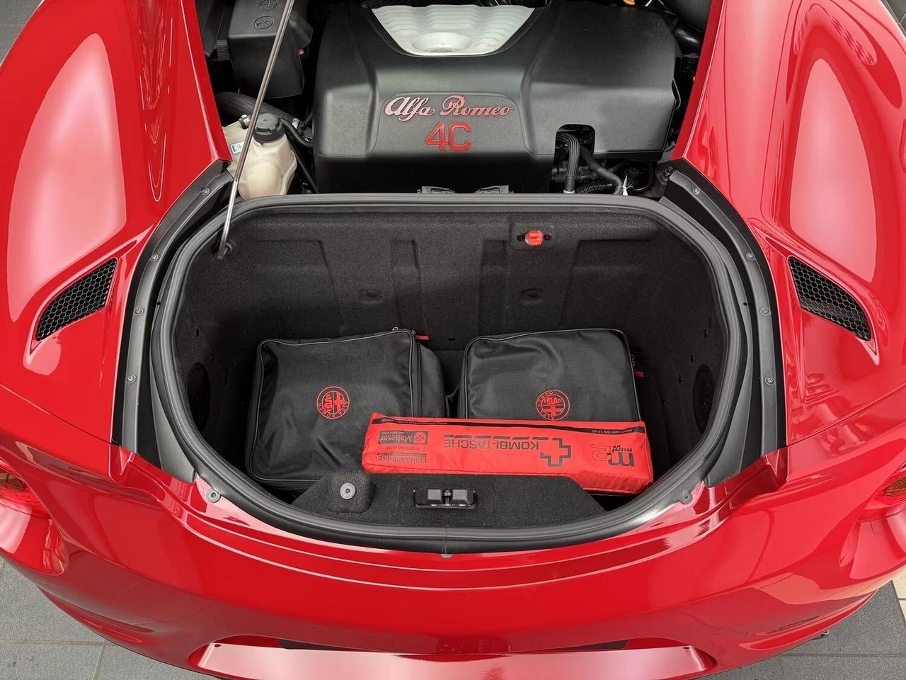 Alfa Romeo 4C 1750 TBi FULL CARBON