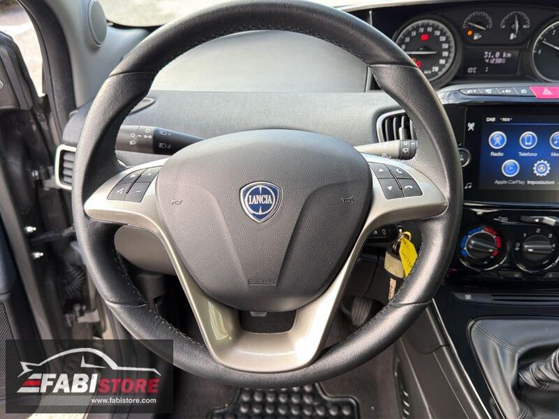 Lancia Ypsilon 1.0 FireFly 70 Cv Hybrid Gold 5 POSTI - Schermo, CarPlay, Ruotino ecc
