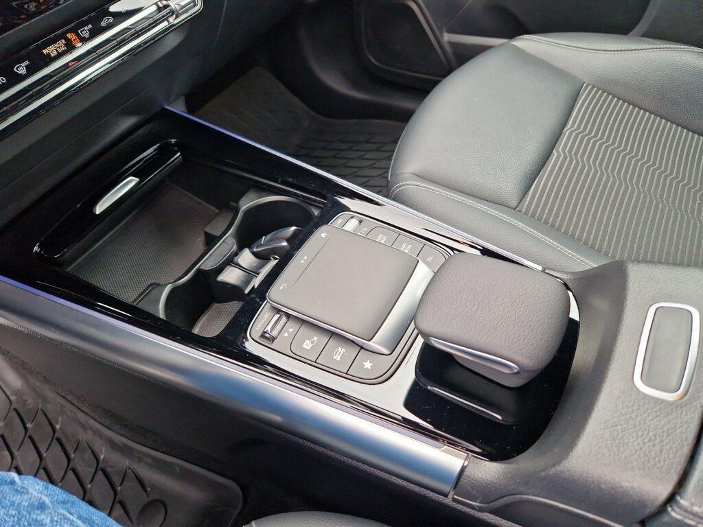Mercedes EQA Sport