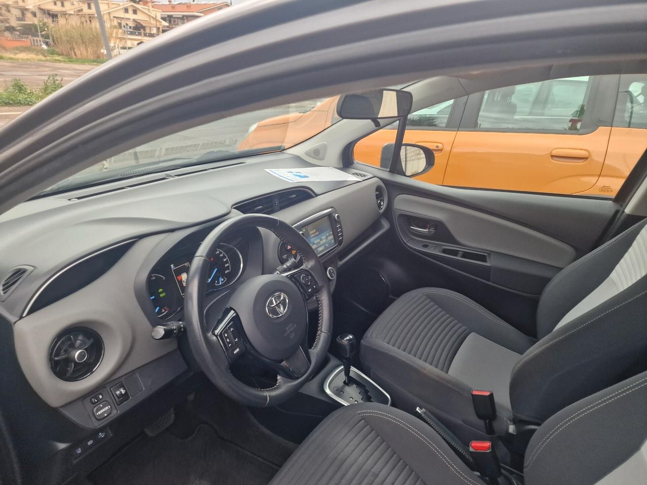 Toyota Yaris 1.5 Hybrid 5 porte Lounge