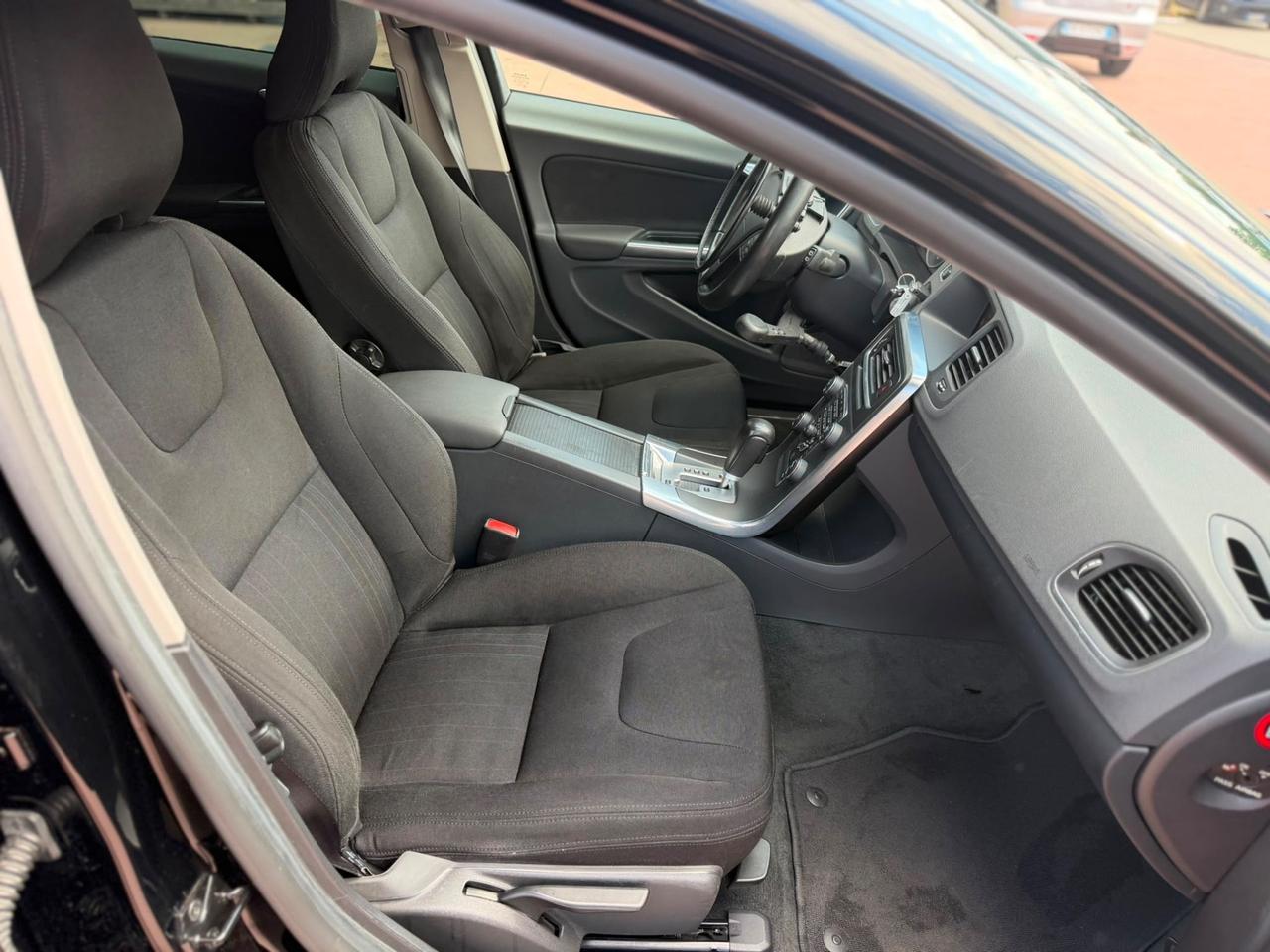 Volvo V60 T4 Powershift Summum