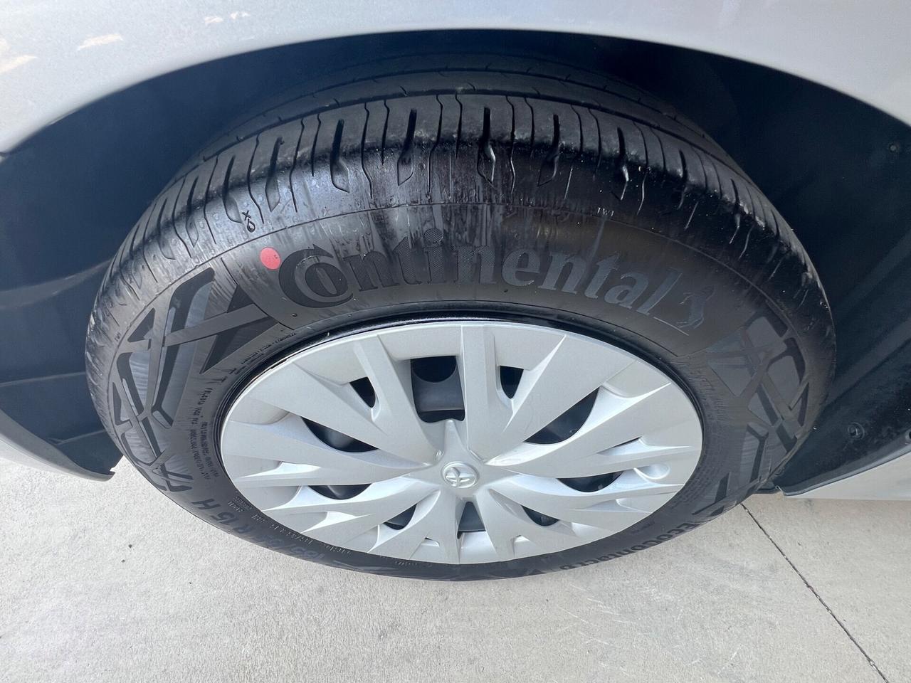 Toyota Yaris 1.5 Hybrid 5 porte Business FINANZIABILE