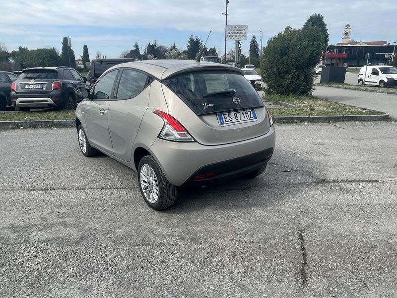 Lancia Ypsilon Ypsilon 0.9 Twinair 85 CV 5 porte Metano Ecochic Silver