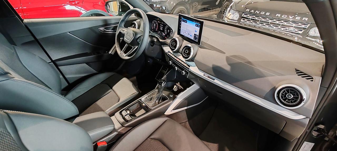 Audi Q2 35 TDI S tronic Identity Black