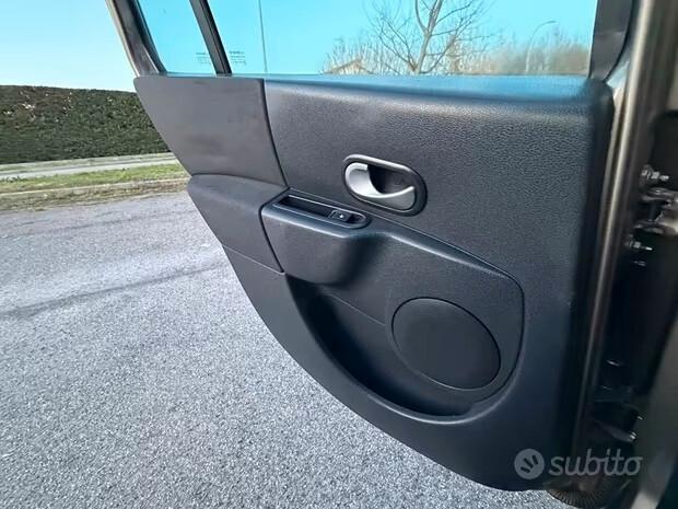 Renault Modus Grand 1.5 dCi 85CV Dynamique