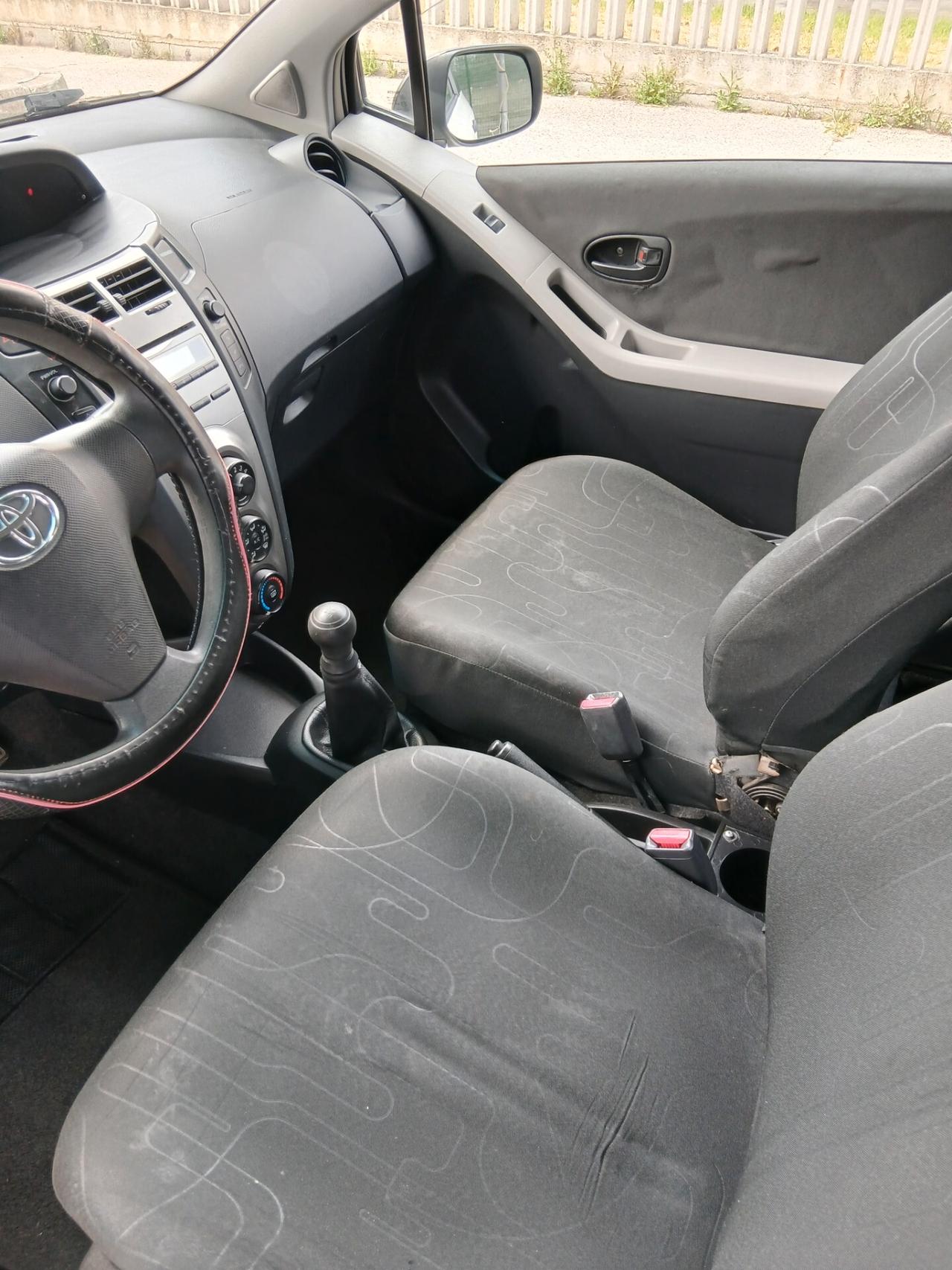 Toyota Yaris 1.0 3 porte