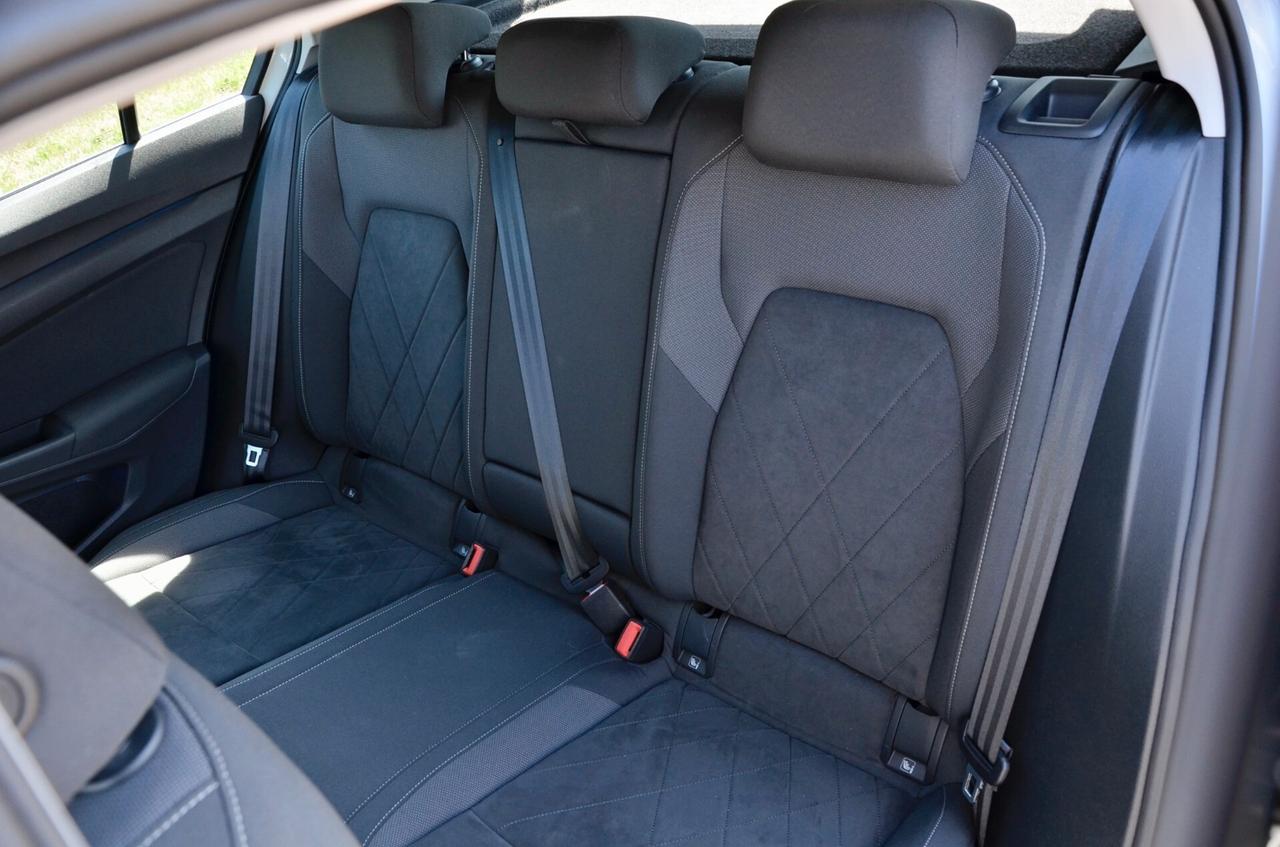 VOLKSWAGEN GOLF 1.5 TSI EVO STYLE 130cv, UFF ITALIANA, SERVICE UFF VW, EURO 6D, FARI IQ LED, NAVI, APPLE ANDROID, PERMUTE