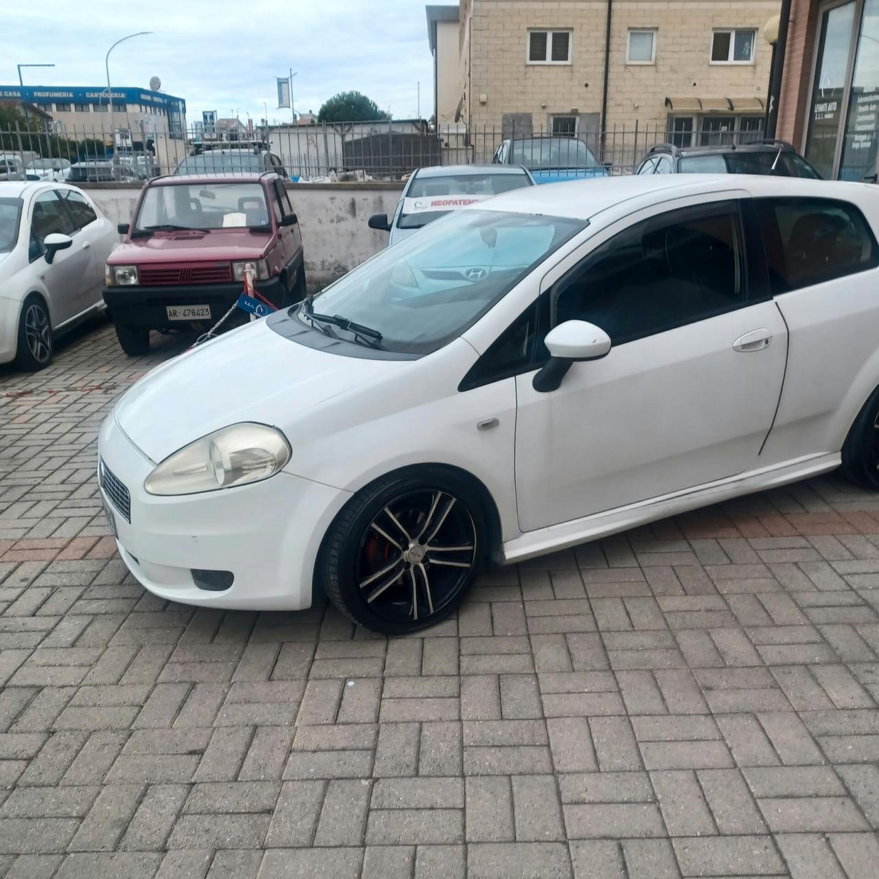 NEOPATENTATI BUONO STATO G. PUNTO 1.3 MJTD