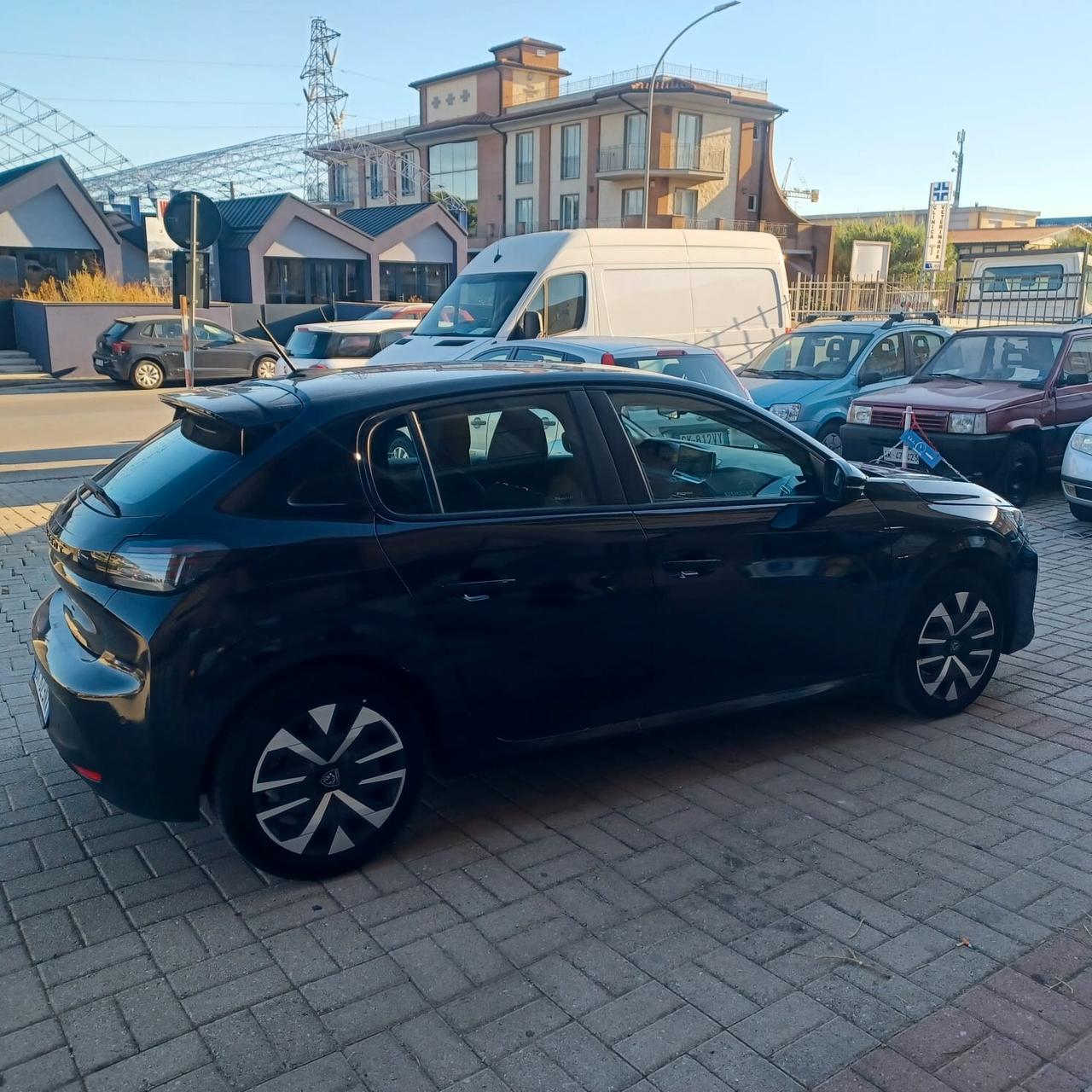 52778km COME NUOVA PEUGEOT 208 .12 NEOPATENTATI