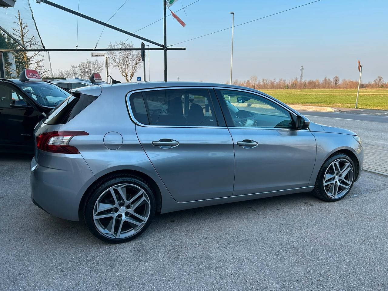 PEUGEOT 308 1.2 PureTech 130CV Allure - PANORAMA