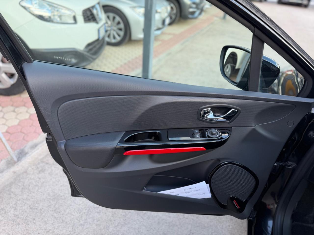 Renault Clio 1.5 dCi 90CV 5 porte Km Certificati