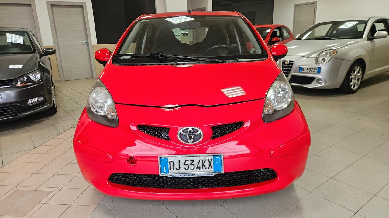 Toyota Aygo 1.0 12V VVT-i 5 porte Sol