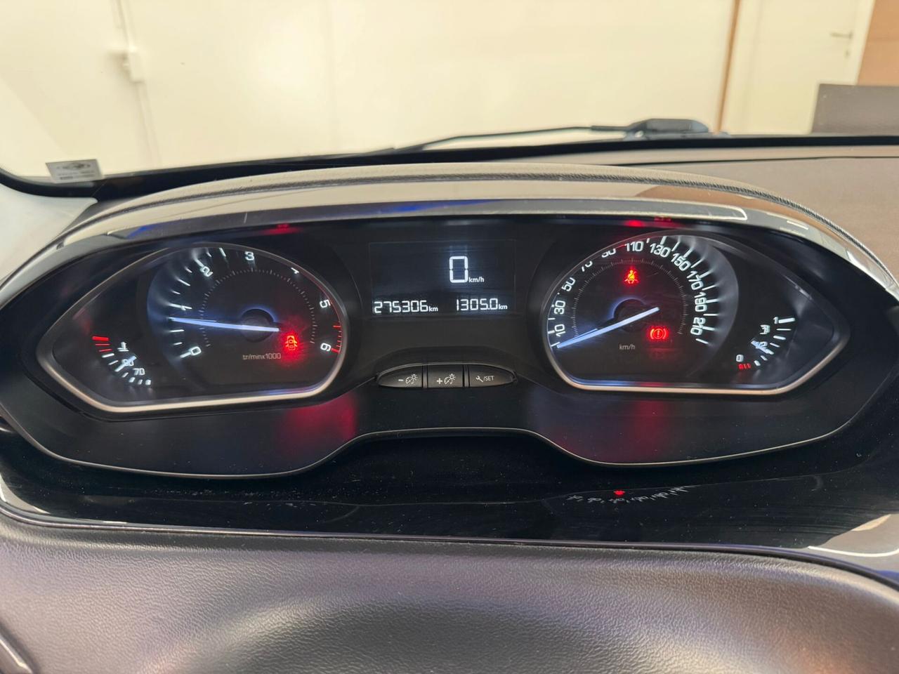 Peugeot 208 BlueHDi 75 5 porte Allure