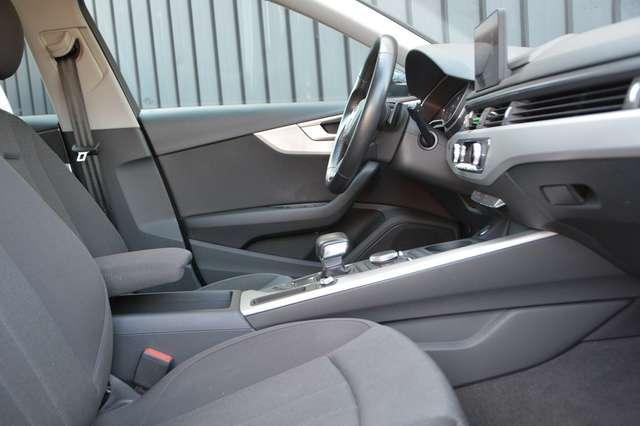 Audi A4 Avant 35 2.0 tdi Design 150cv s-tronic