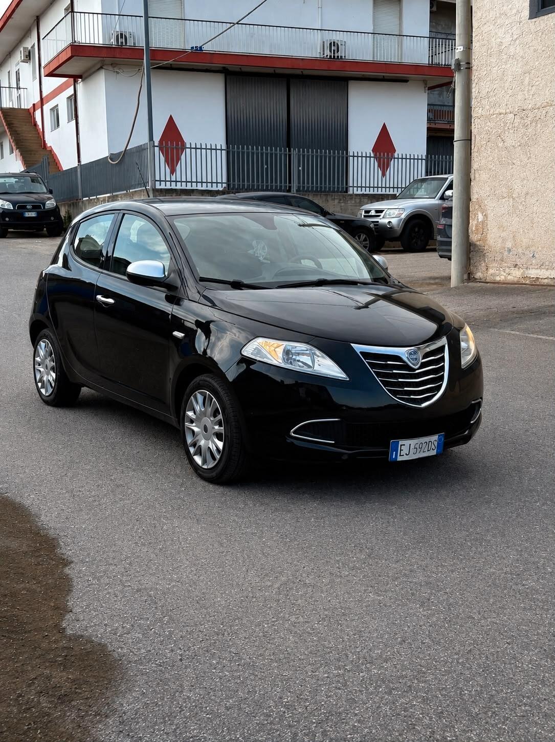 Lancia Ypsilon 1.2 69 CV Platinum