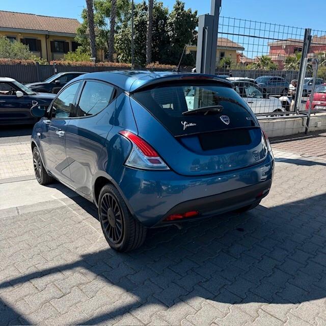 Lancia Ypsilon 1.0 FireFly 5 porte S&S Hybrid Ecochic A. Ferretti