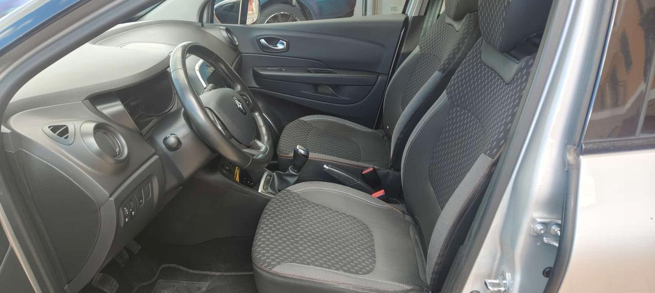 Renault Captur dCi 8V 90 CV EDC Sport Edition