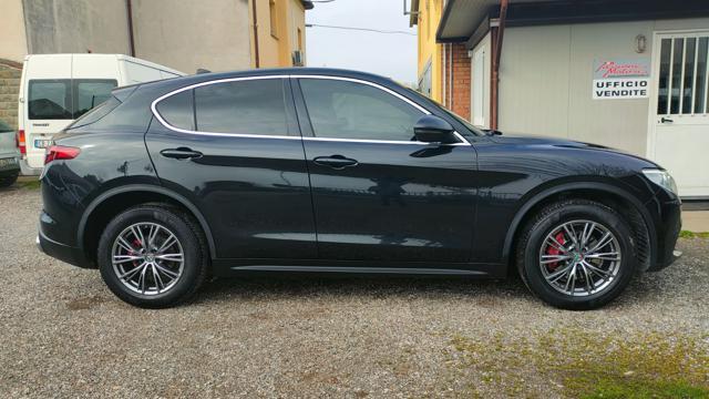 ALFA ROMEO Stelvio 2.2 Turbodiesel 210 CV AT8 Q4 Executive Gancio