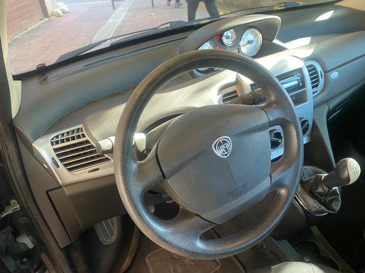 Lancia Ypsilon 1.3 MJT 75 CV Argento