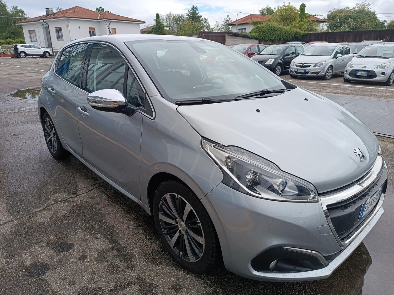Peugeot 208 PureTech 82 5 porte Allure