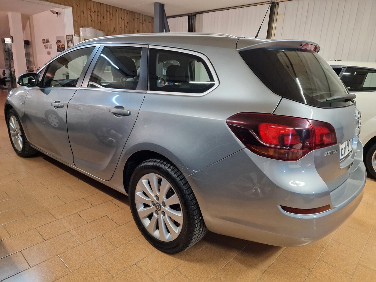 Opel Astra 1.7 CDTI 110CV Sports Tourer Cosmo