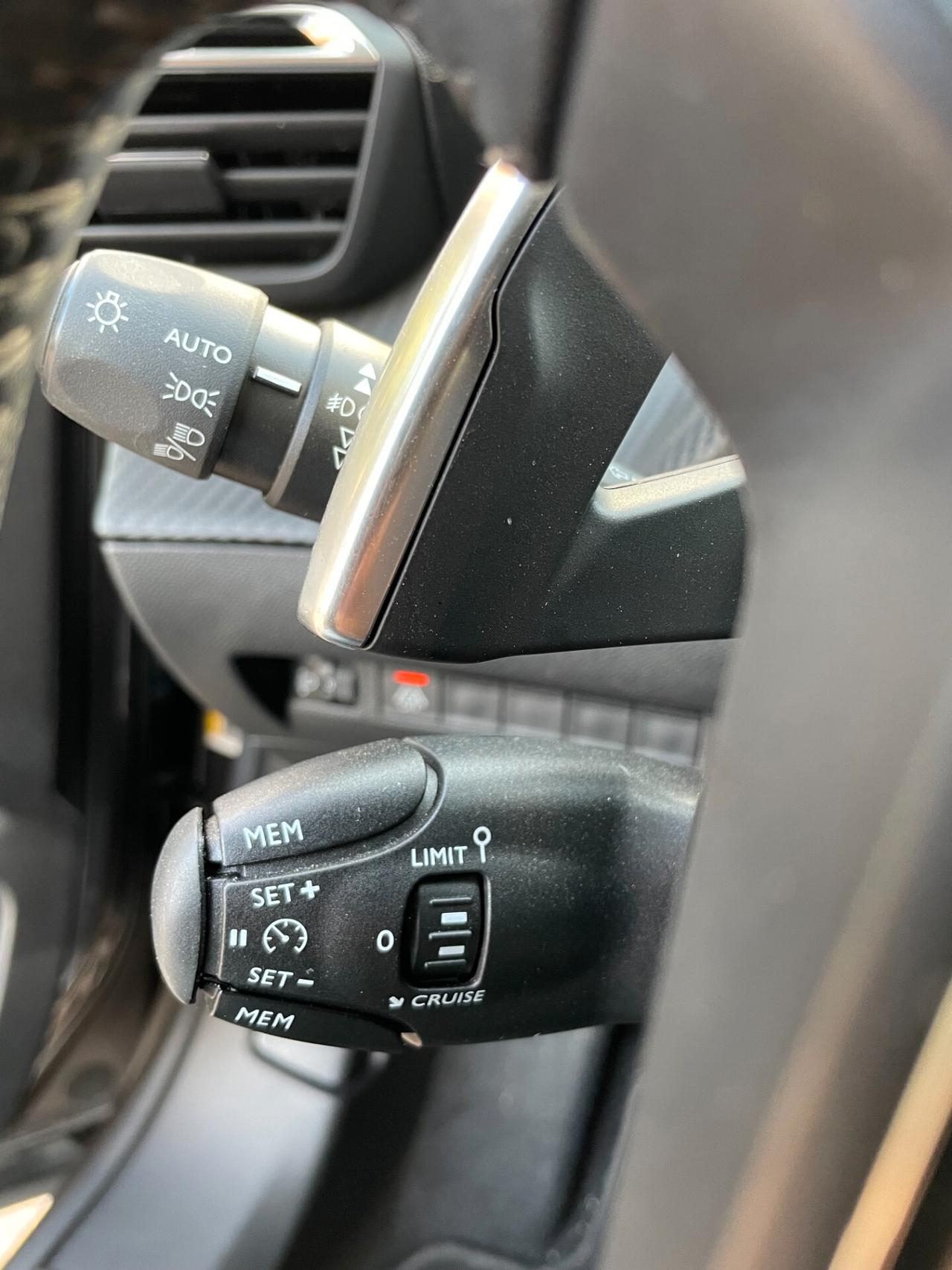 PEUGEOT 2008 BlueHDi 130 S&S EAT8 ALLURE PACK