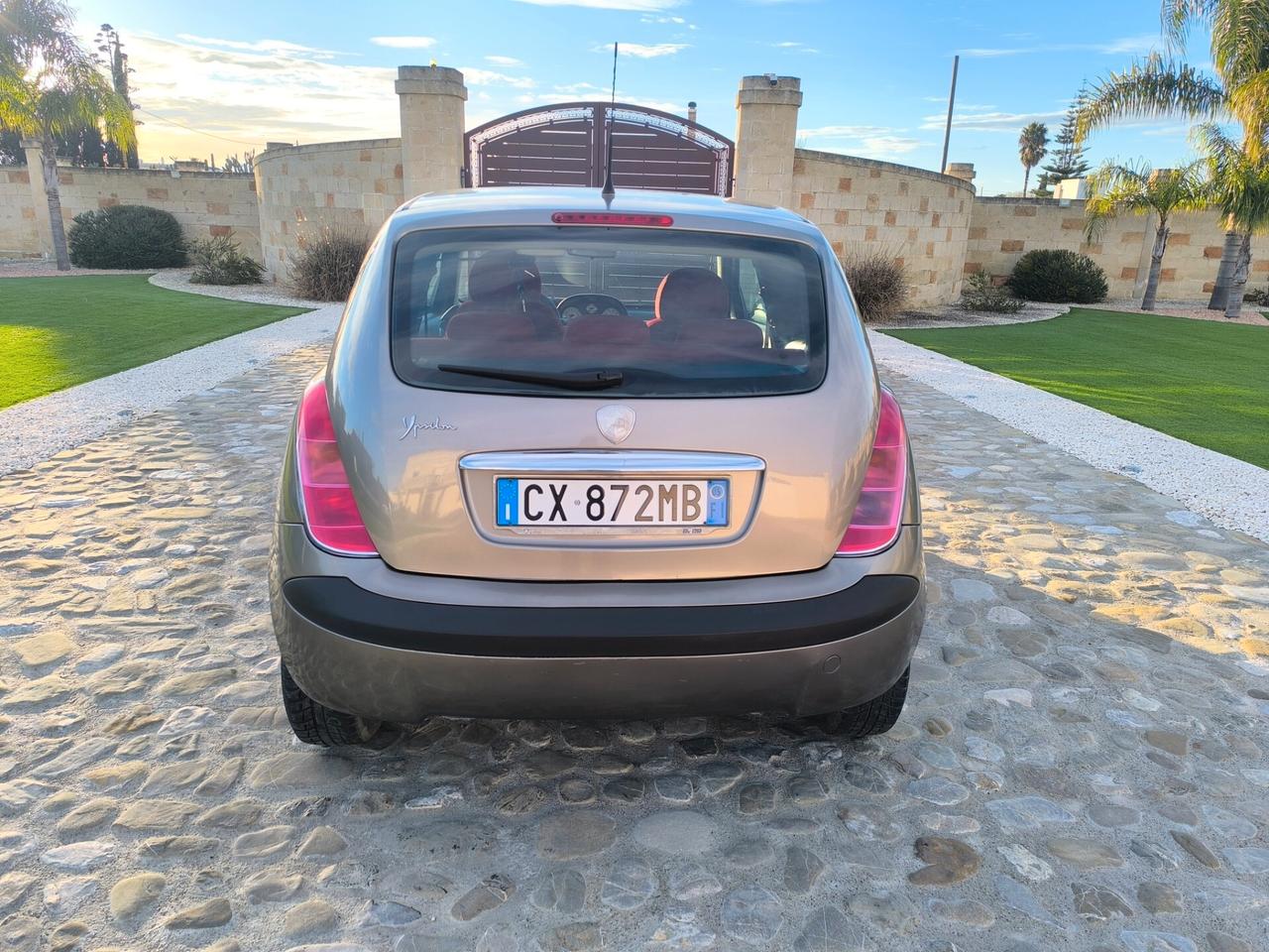 Lancia Ypsilon 1.2 benzina perfetta