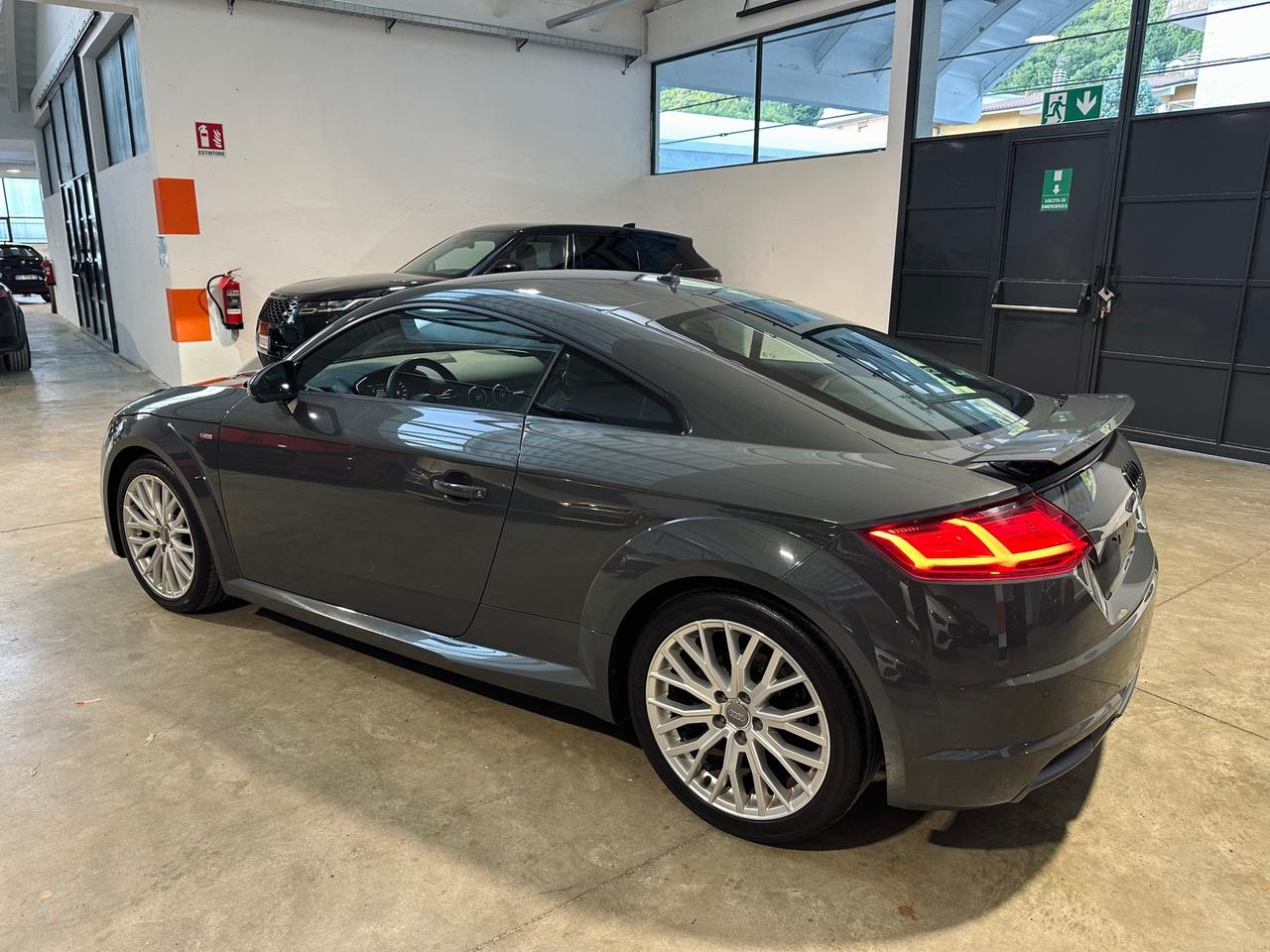 Audi TT Coupé 2.0 TDI S-line interno/esterno SEDILI RISC