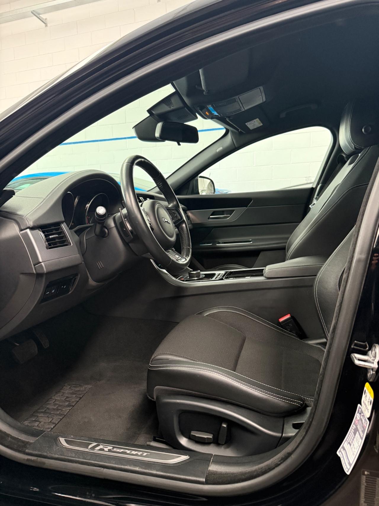 Jaguar XF 2.0 D 180 CV aut. R-Sport