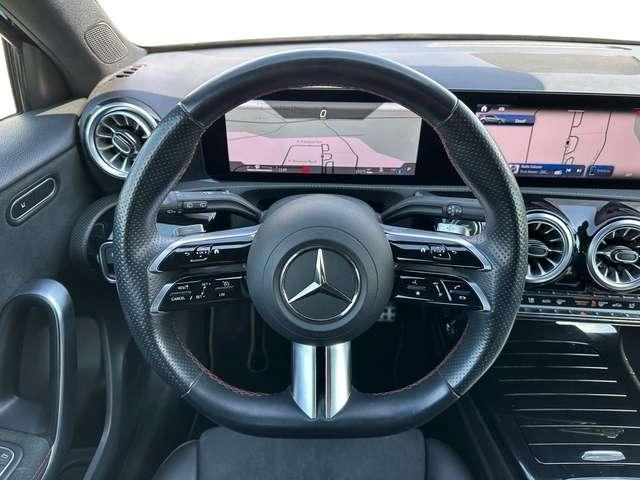 Mercedes-Benz A 180 A 180 d AMG Line Premium auto