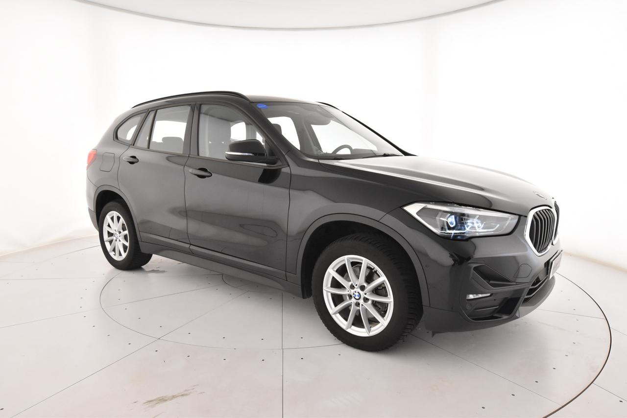 BMW X1 sdrive18d Business Advantage auto LED+C17''+NAVI