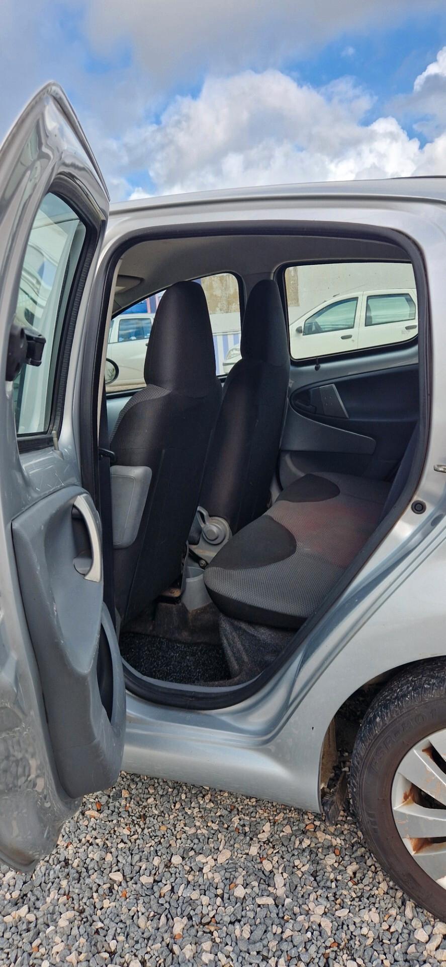 Toyota Aygo 1.4 turbodiesel 5 porte Sol 2009