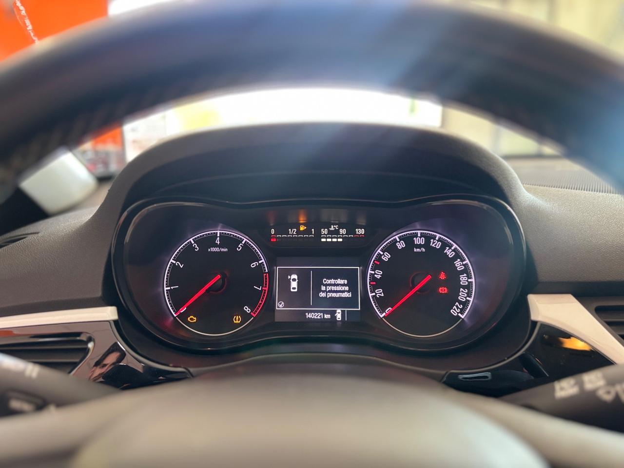 Opel Corsa 1.4 90CV GPL Tech 5 porte b-Color