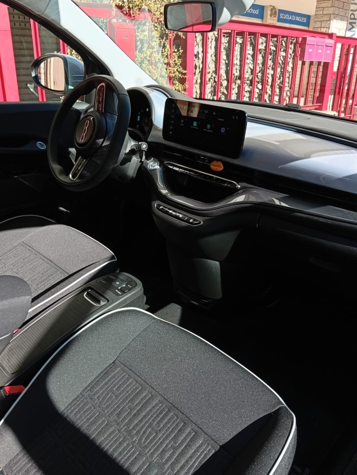 Fiat 500e Berlina 42 kWh *PARI AL NUOVO*