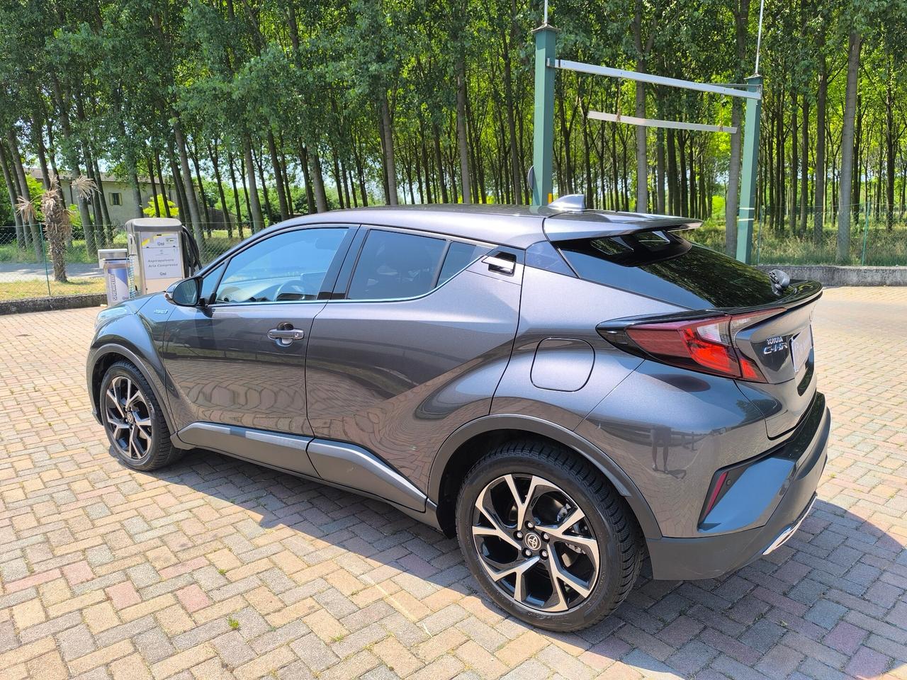 Toyota C-HR 2.0 Hybrid E-CVT Morebusiness