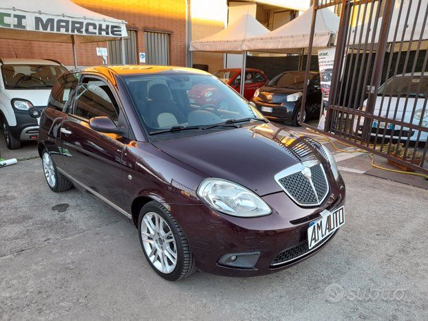 Lancia Ypsilon 1.4 16V Oro Bianco