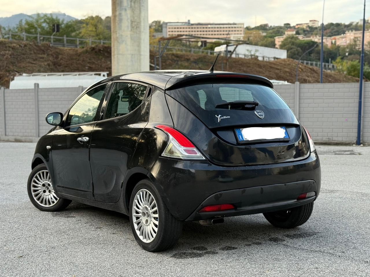 Lancia Ypsilon 1.3 MJT 16V 95 CV 5 porte