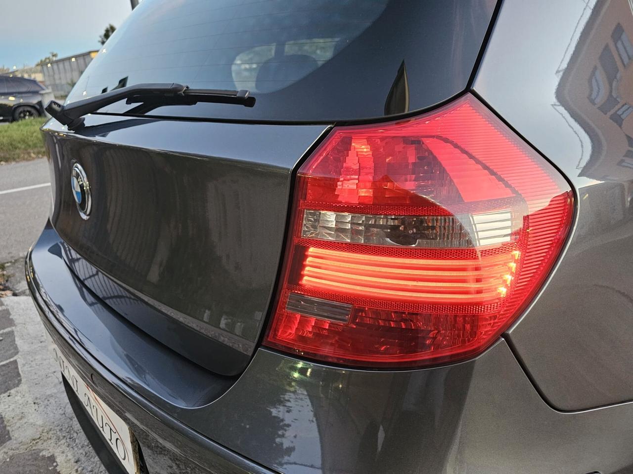 Bmw 118d 143cv Futura DPF*Navi*Bi-Xeno*Pdc*5 Porte